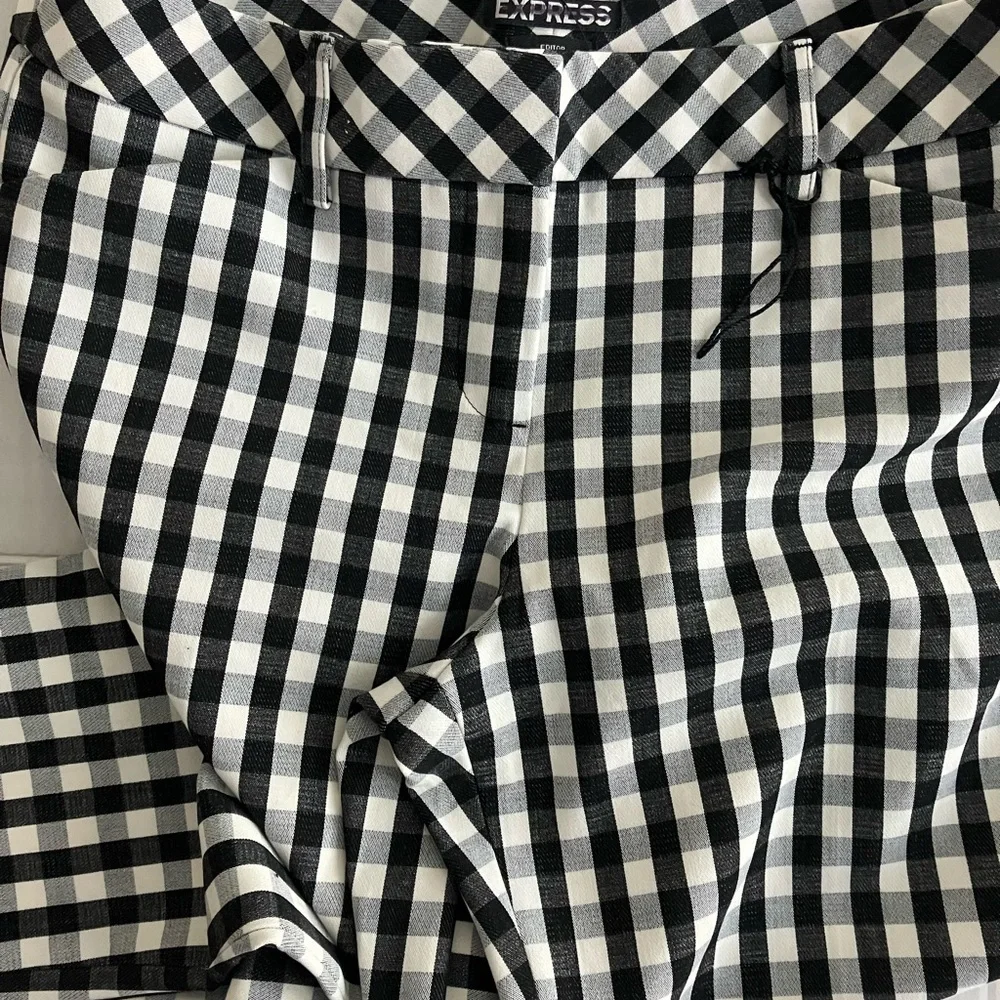 EXPRESS Checked Pants - Picture 4 of 6